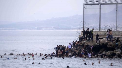 Encuentra tu destino en el sinuoso Rush: Juega a Uncrossable Rush en línea Encuentra tu destino en el sinuoso Rush: Juega a Uncrossable Rush en línea